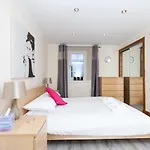 Beautiful 2 Bedroom Flat In Converted Distillery