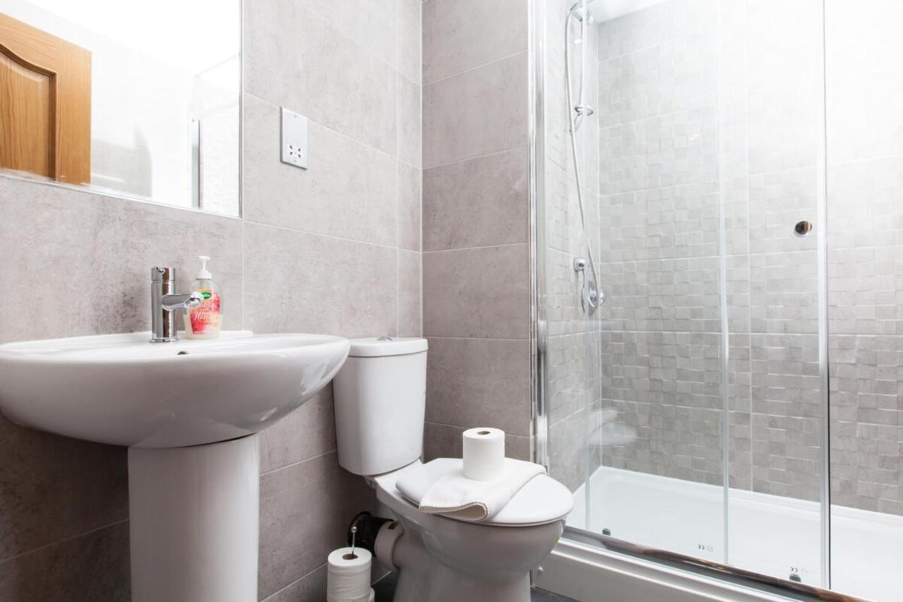Beautiful 2 Bedroom Flat In Converted Distillery Appartement