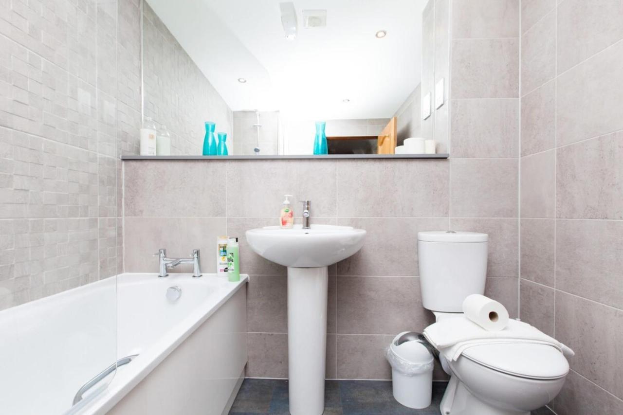 Beautiful 2 Bedroom Flat In Converted Distillery Appartement